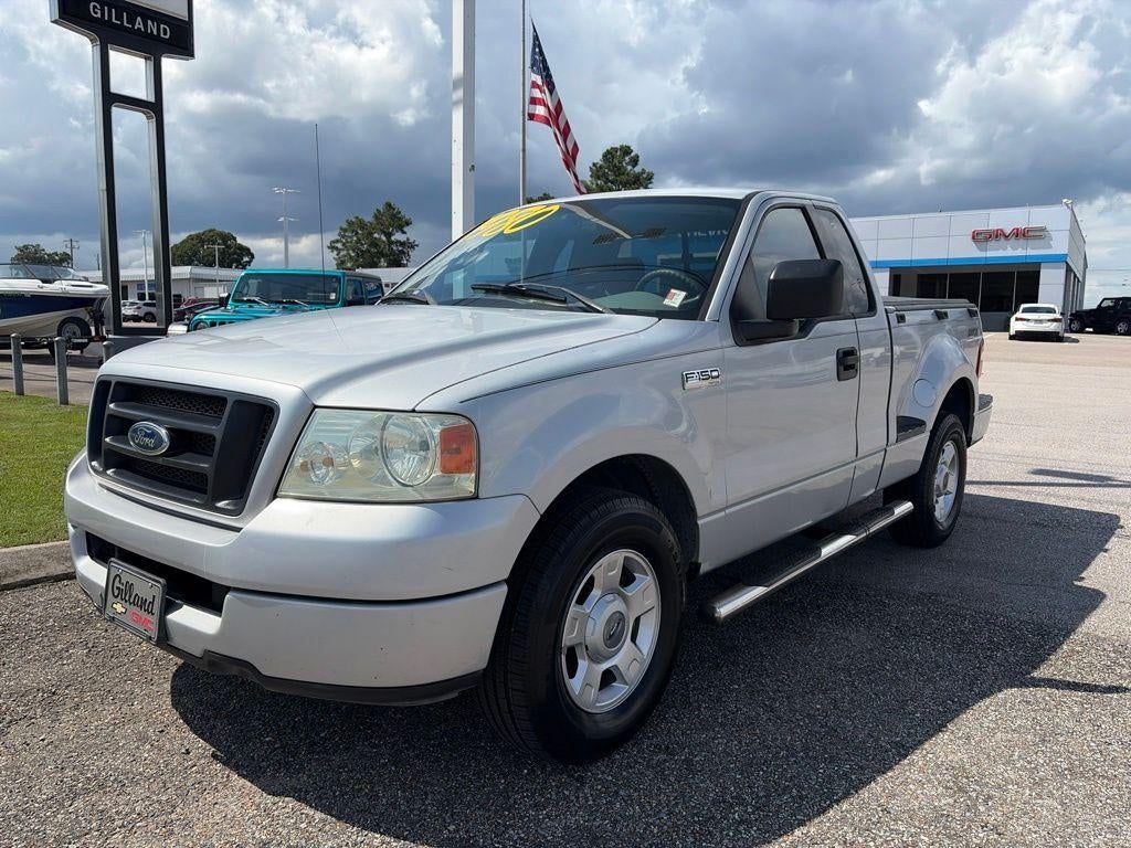 2004 Ford F-150 STX in Silver — front three-quarter view