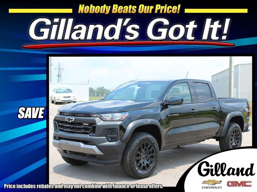 2026 Chevrolet Colorado Trail Boss in Black — front three-quarter view